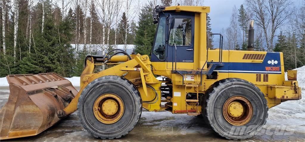 Komatsu WA380 Iekrāvēji uz riteņiem