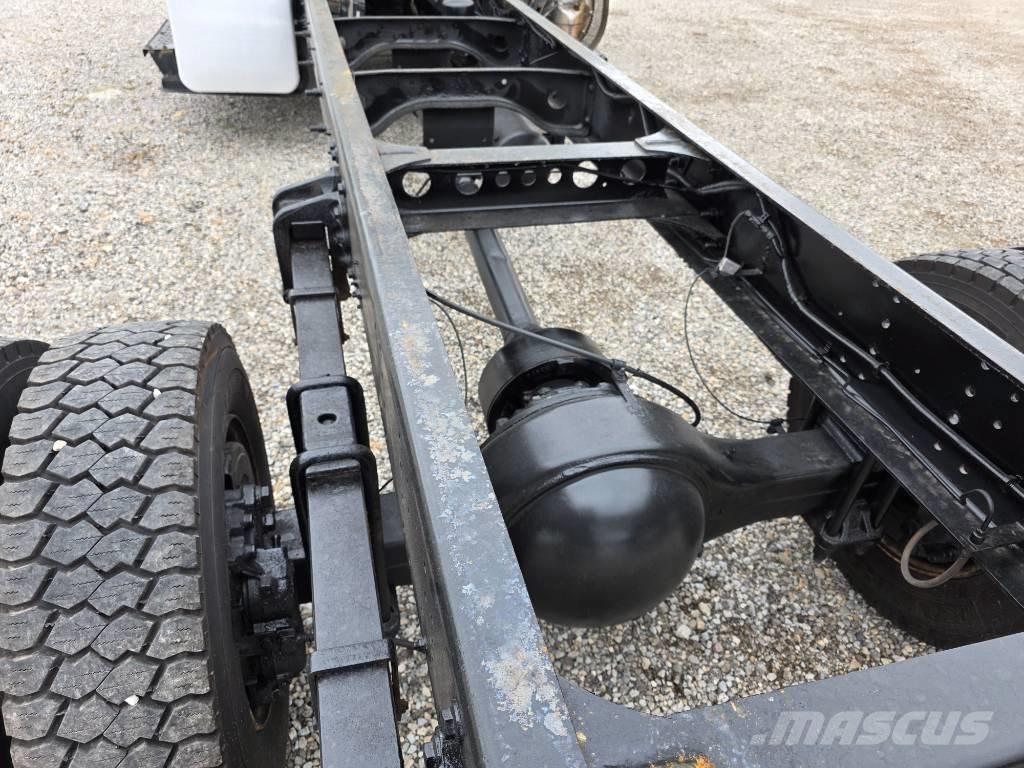 Hino 268 Šasija ar kabīni