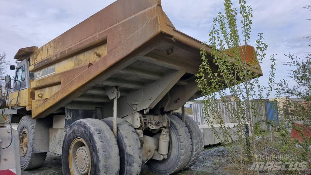 CAT 771D Karjeras kravas automašīnas