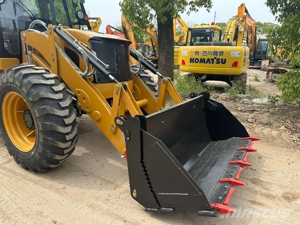 JCB 4 CX Ekskavatori-iekrāvēji