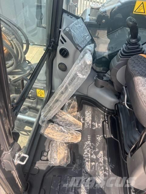 CASE CX 90 D Vidēja lieluma ekskavatori 7 t - 12 t