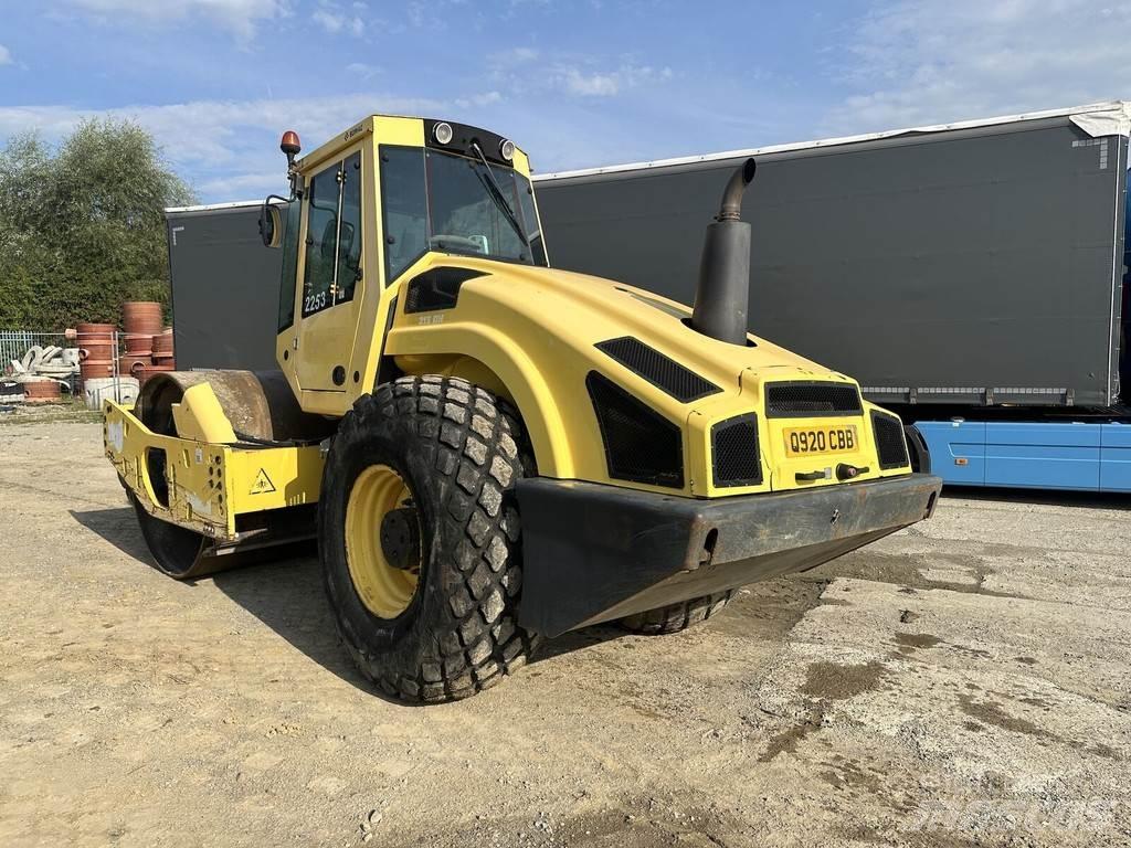 Bomag BW213-DH4 Vienvalča grunts veltņi