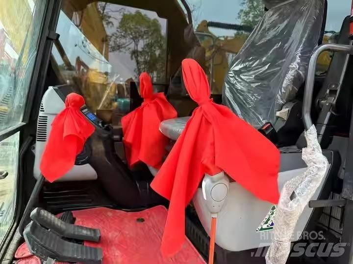 Komatsu PC240 Kāpurķēžu ekskavatori