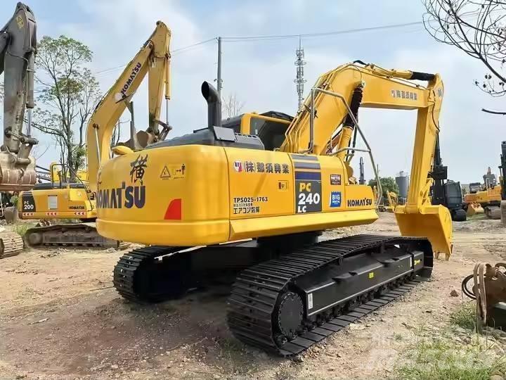 Komatsu PC240 Kāpurķēžu ekskavatori