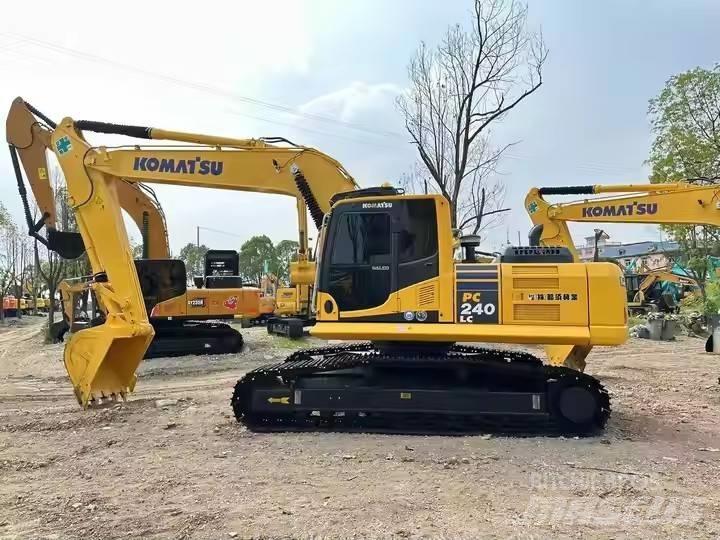 Komatsu PC240 Kāpurķēžu ekskavatori