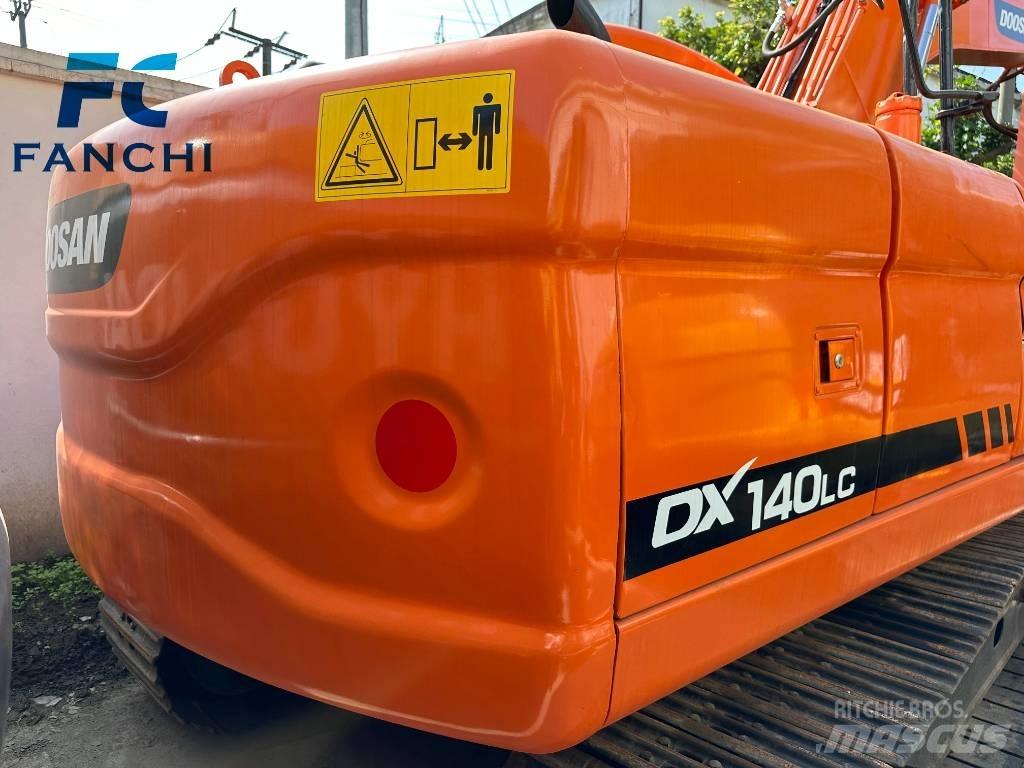 Doosan DX 140 LC Ekskavatori uz riteņiem