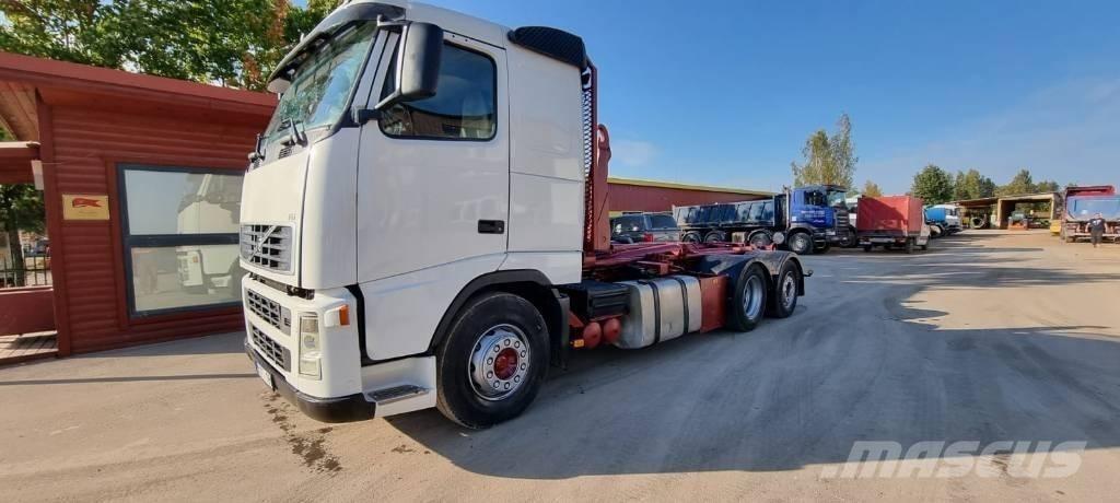 Volvo FM 12 Treileri ar āķi