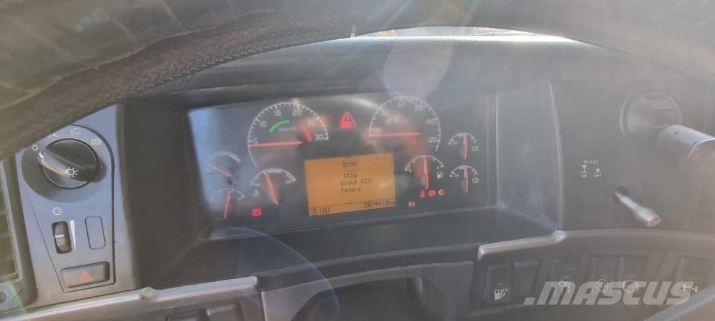 Volvo FM 12 Treileri ar āķi