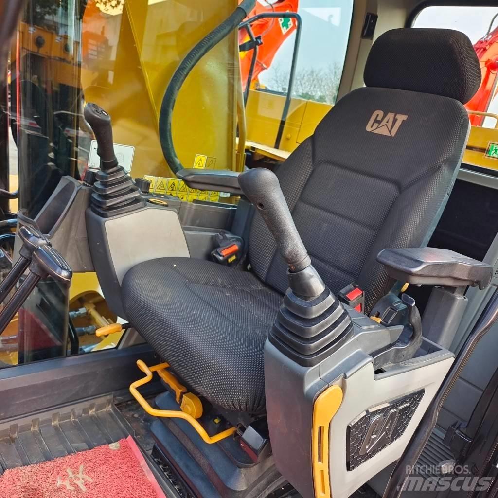 CAT 320GC Kāpurķēžu ekskavatori