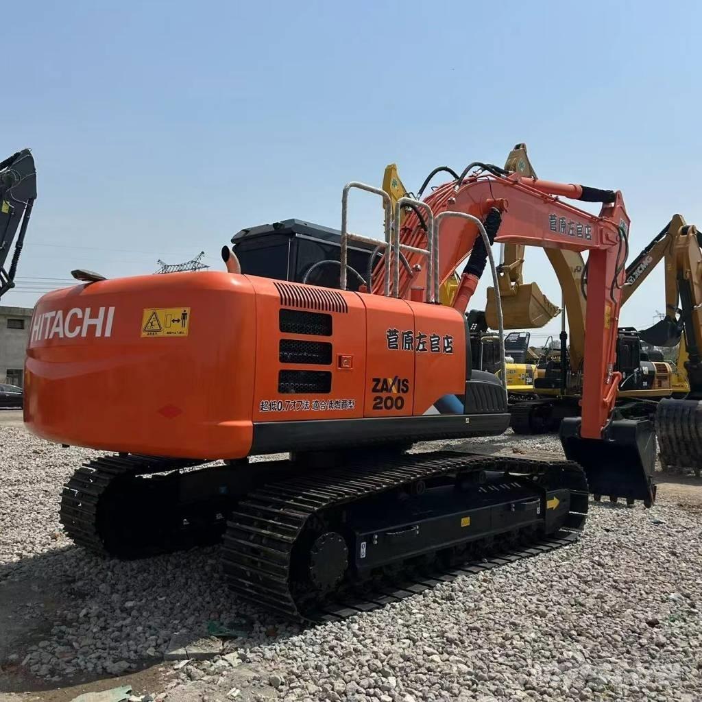 Hitachi 200-3 Kāpurķēžu ekskavatori