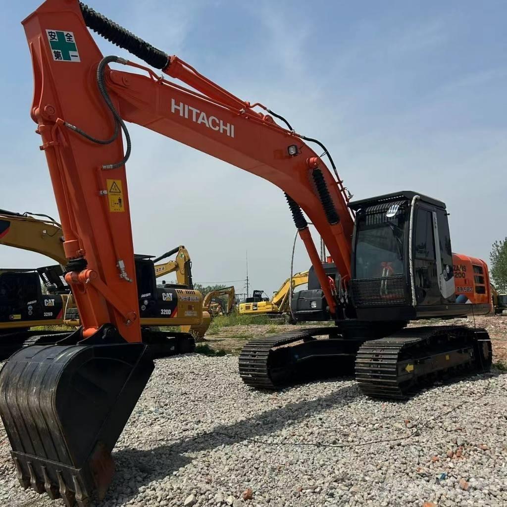 Hitachi 200-3 Kāpurķēžu ekskavatori