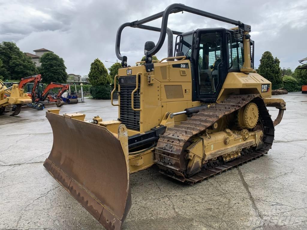 CAT D 6 N XL Kāpurķēžu buldozeri