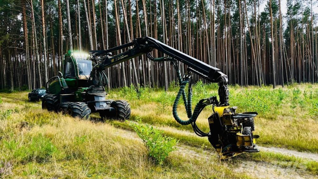 John Deere 1070 Harvesteri