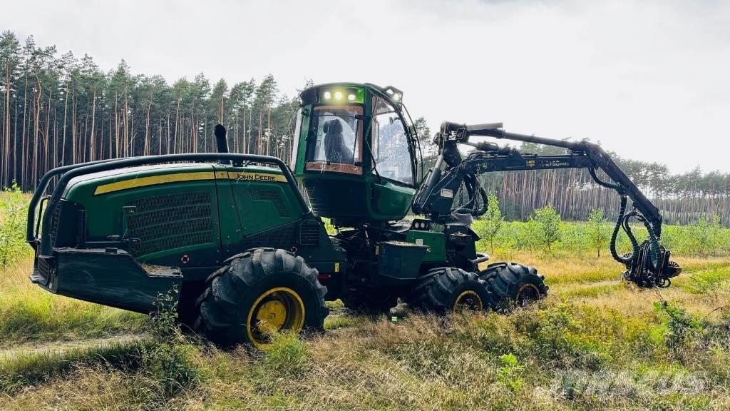 John Deere 1070 Harvesteri