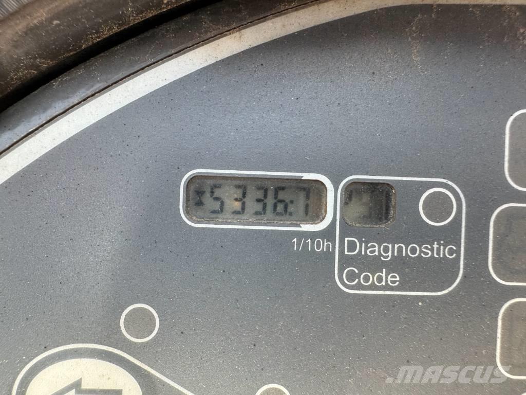 Hamm HD 10C VV Divvalču grunts veltņi