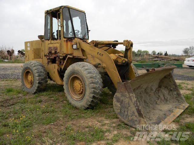 CAT 916 Iekrāvēji uz riteņiem
