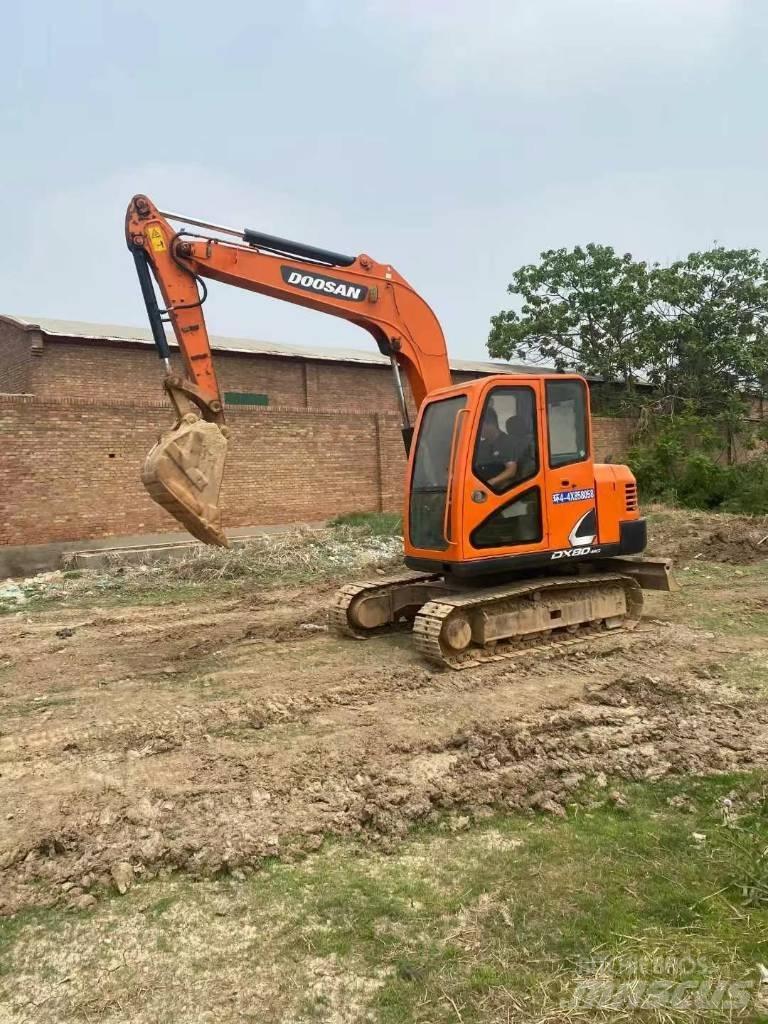 Doosan DX 80 Vidēja lieluma ekskavatori 7 t - 12 t