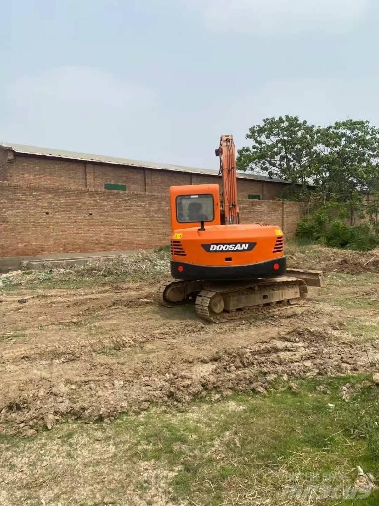 Doosan DX 80 Vidēja lieluma ekskavatori 7 t - 12 t
