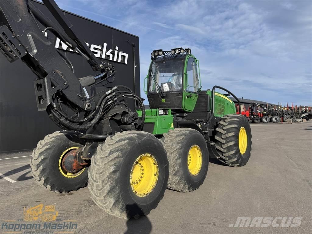 John Deere 1470E Harvesteri