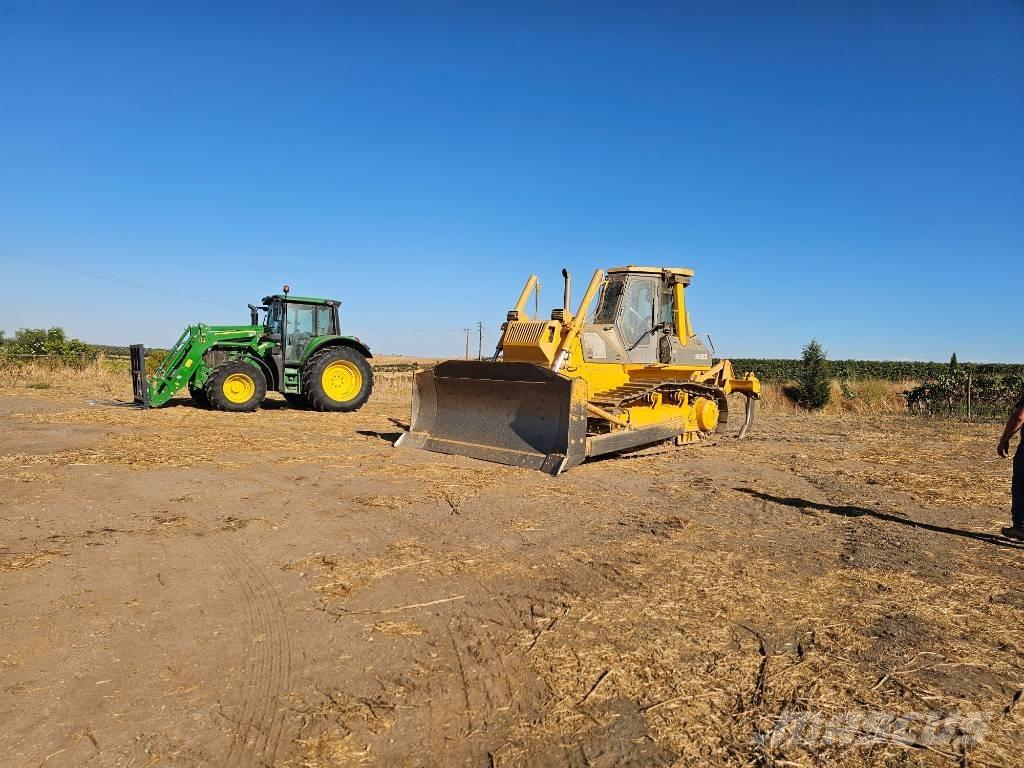 Komatsu D 65 EX 12 Kāpurķēžu buldozeri