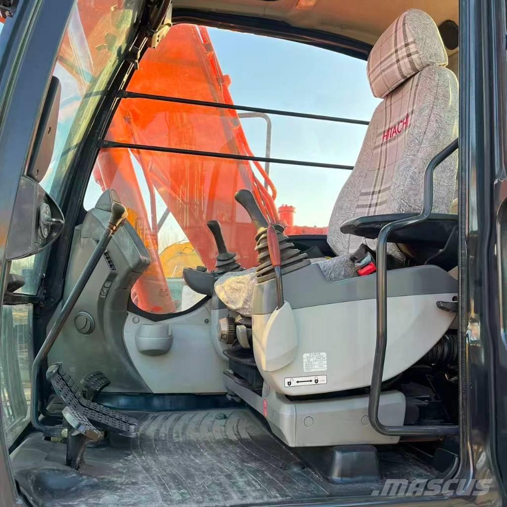 Hitachi ZX 130 Vidēja lieluma ekskavatori 7 t - 12 t