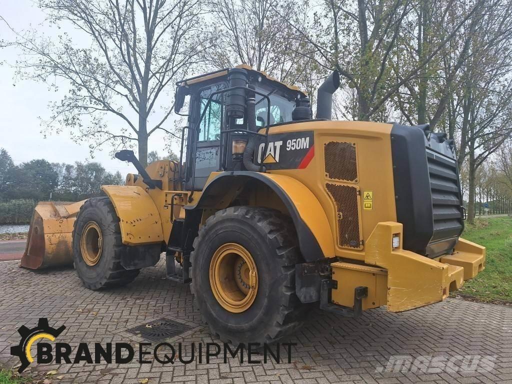 CAT 950M Iekrāvēji uz riteņiem