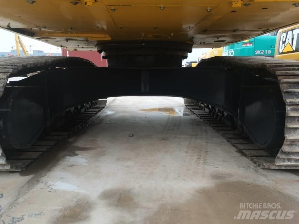 Komatsu PC 220-8 Kāpurķēžu ekskavatori