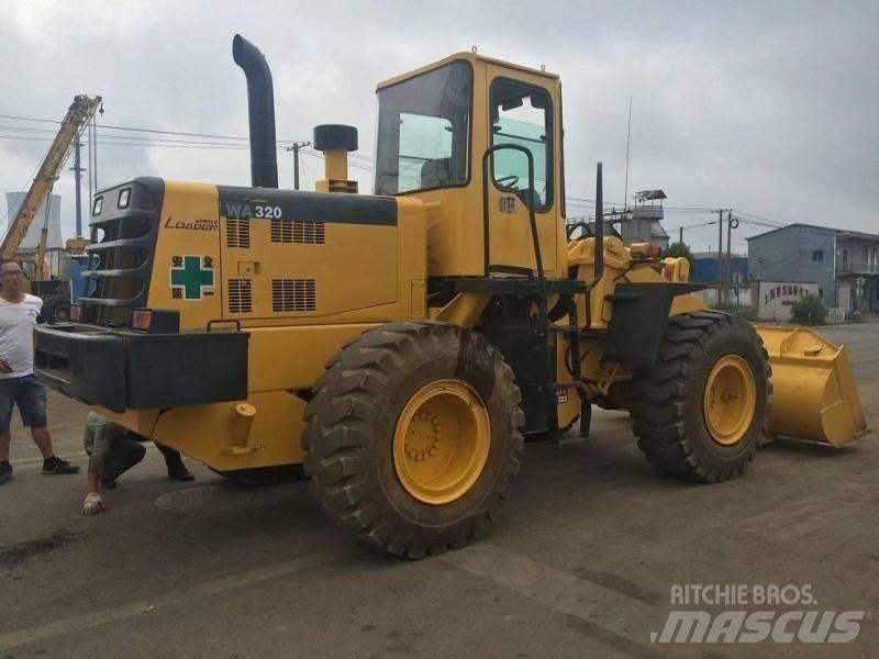 Komatsu WA 320 Ekskavatori-iekrāvēji