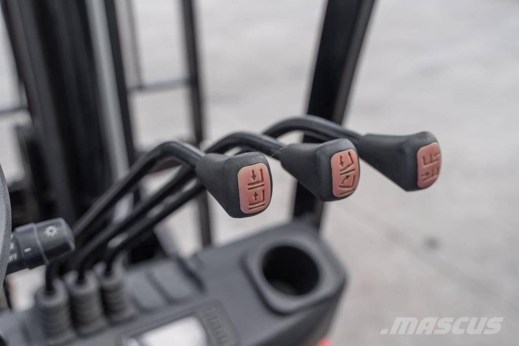 Manitou MI 30 D Tehnika ar dīzeļa dzinēju