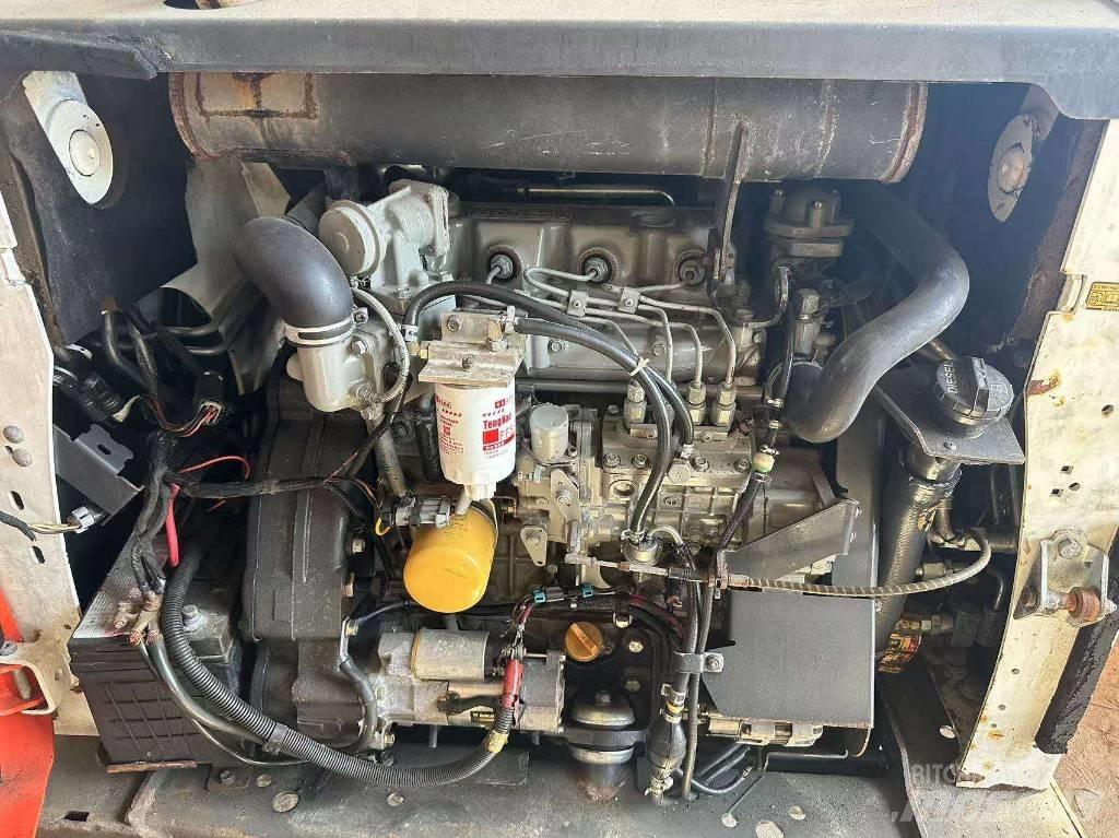 Bobcat S750 Lietoti riteņu kompaktiekrāvēji