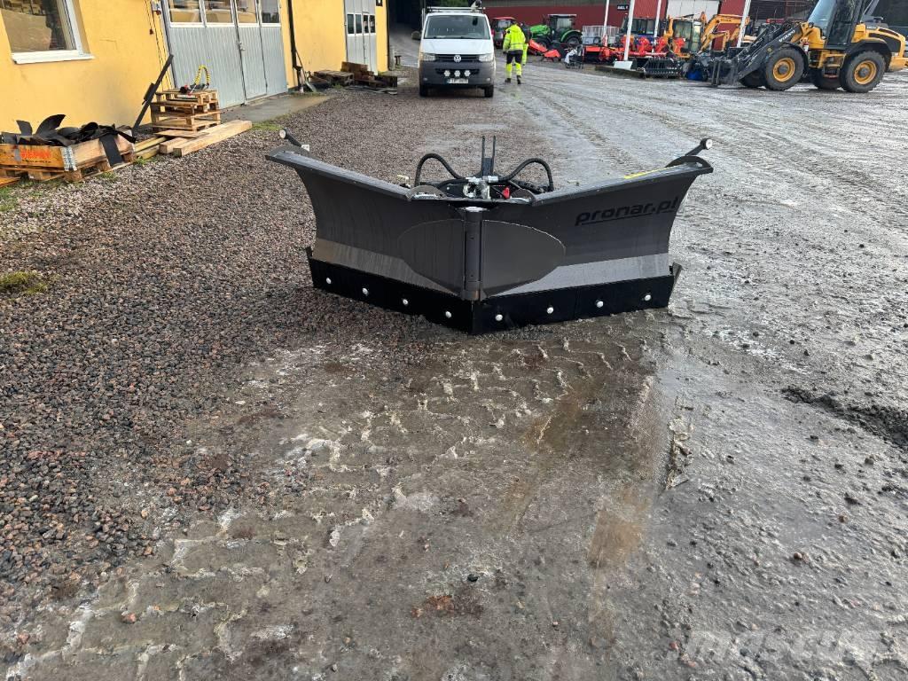 Pronar PUV 2400 M Sniega naži un tīrītāji