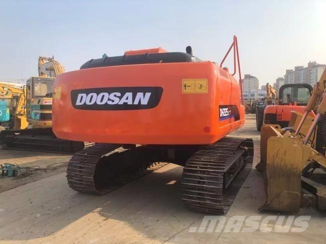 Doosan DH 225 LC-9 Kāpurķēžu ekskavatori