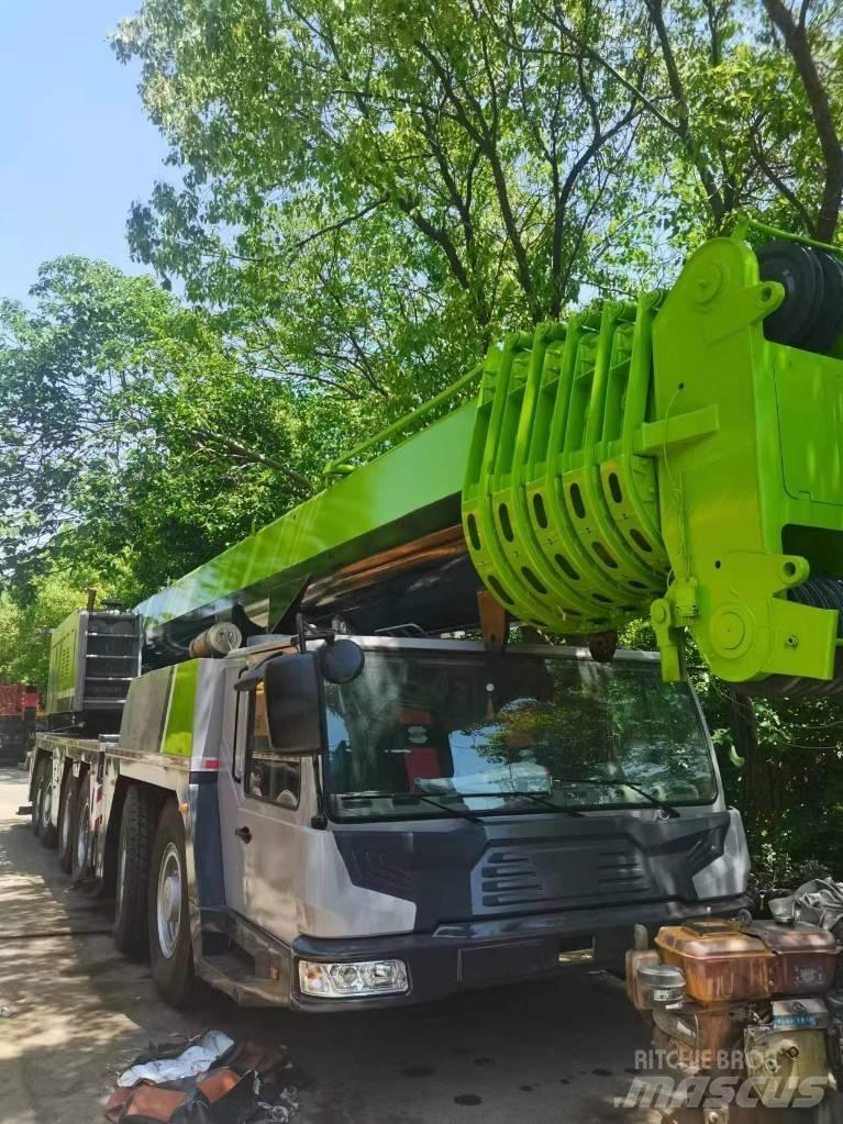 Zoomlion 220 Visurgājēji celtņi