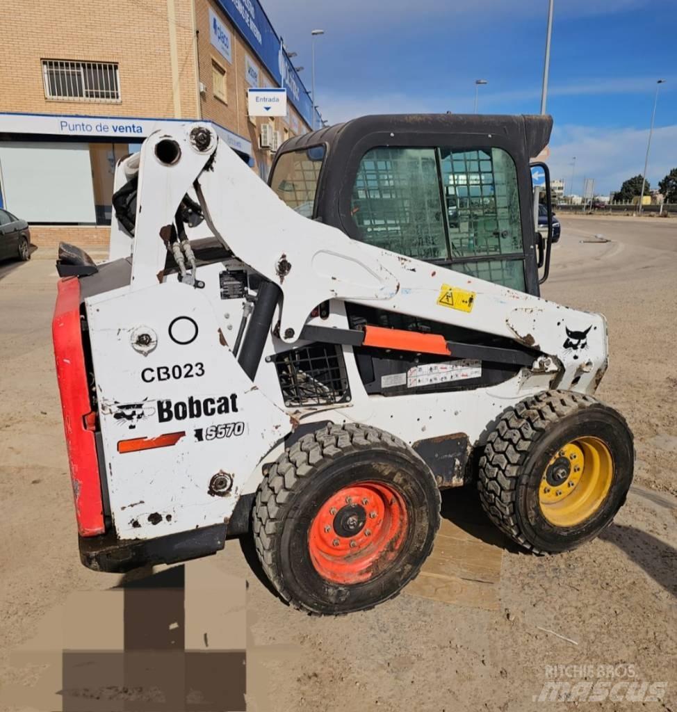 Bobcat S 570 Lietoti riteņu kompaktiekrāvēji