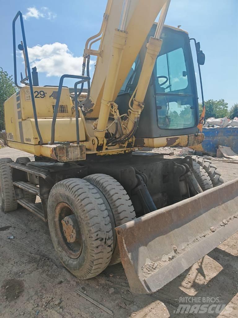 Komatsu PW 130ES-6K Ekskavatori uz riteņiem