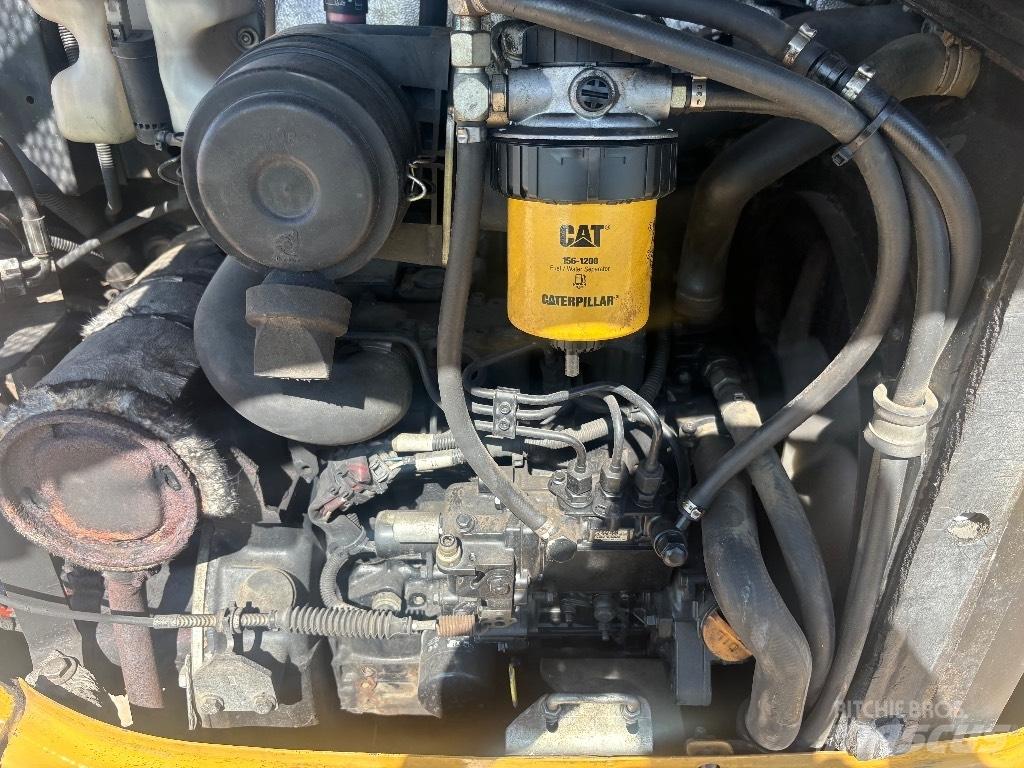 CAT 302.7 D Mini ekskavatori < 7 t