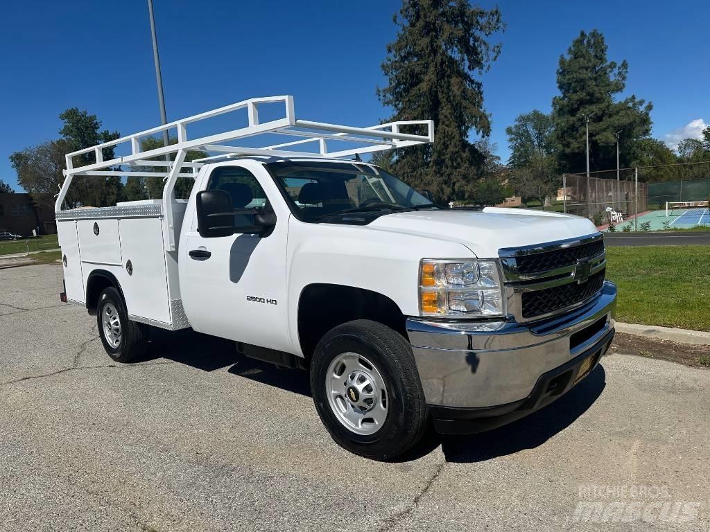 Chevrolet 2500 HD Vieglais kravas automobilis/izkraušana no sāniem
