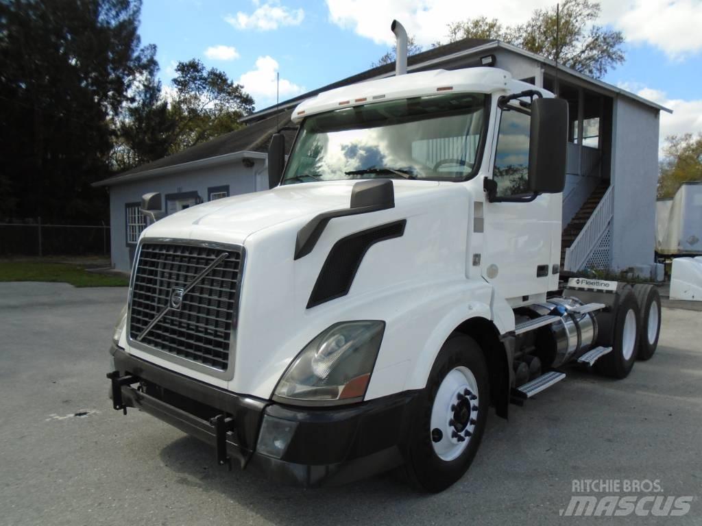Volvo VNL 64 300 Vilcēji