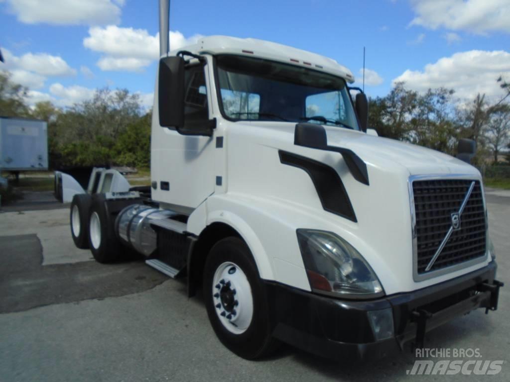 Volvo VNL 64 300 Vilcēji