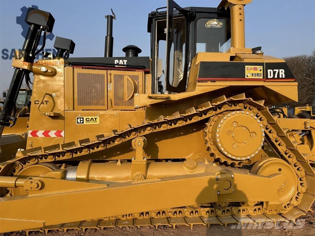 CAT D7R Kāpurķēžu buldozeri