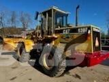 CAT Loader Iekrāvēji uz riteņiem