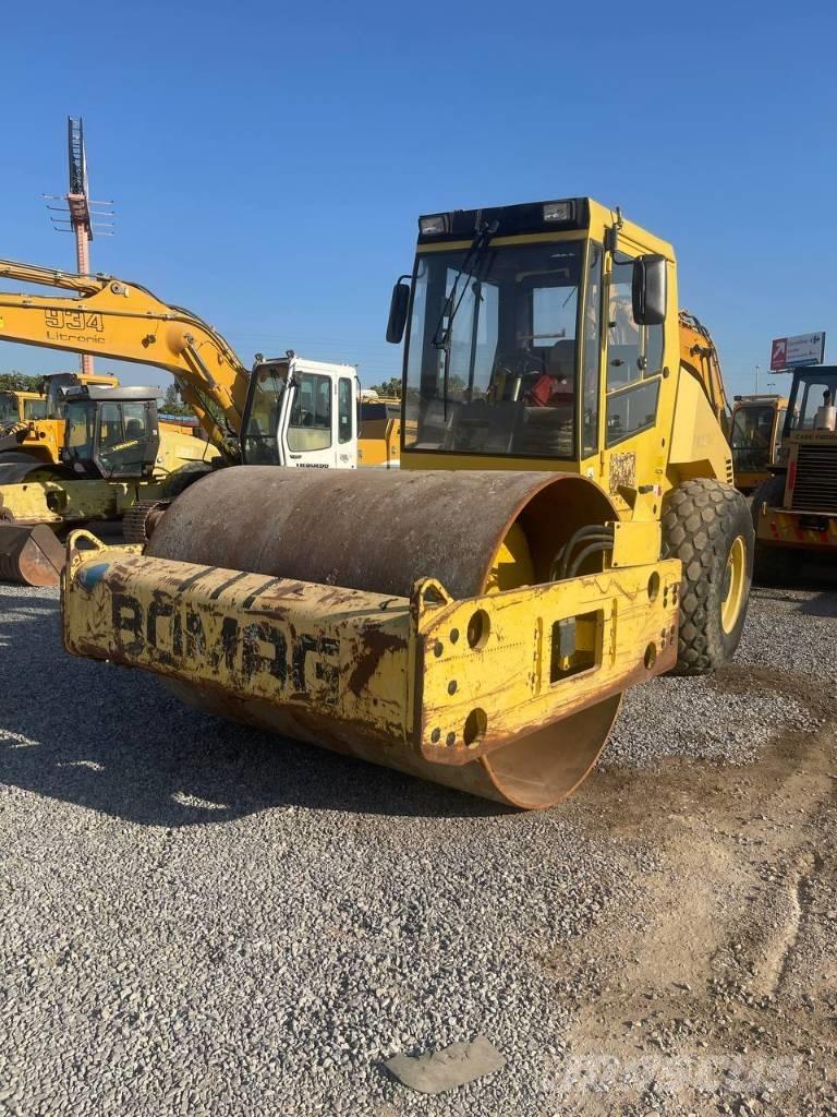 Bomag BW 213 D-3 Vienvalča grunts veltņi