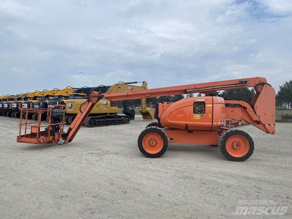 JLG 600AJ Strēles pacēlāji