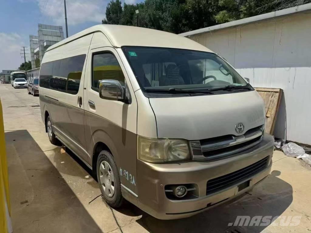 Toyota Hiace Mikroautobusi