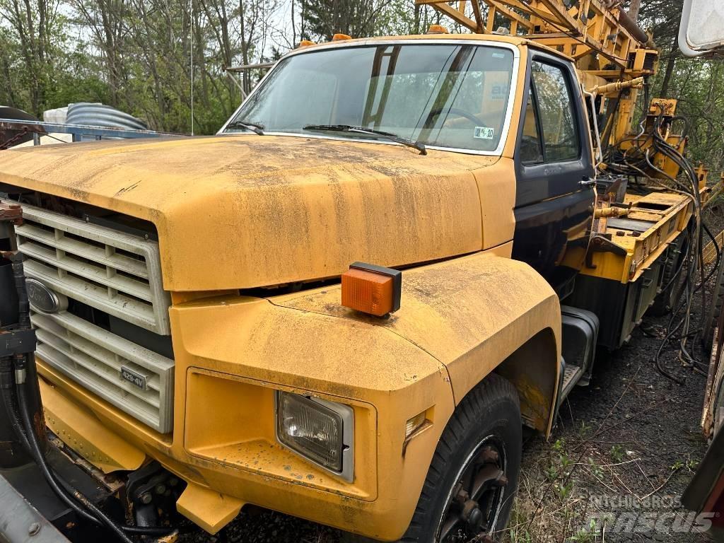 Ford F 700 Platformas/izkraušana no sāniem