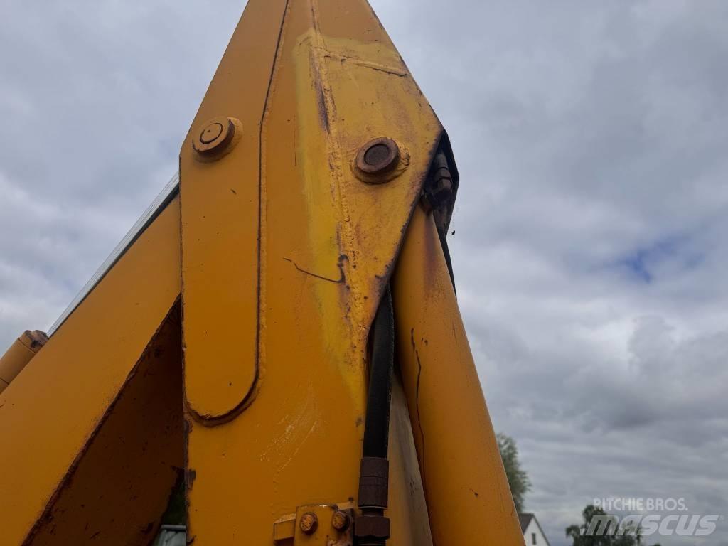Komatsu WB 97 R-5EO Ekskavatori-iekrāvēji