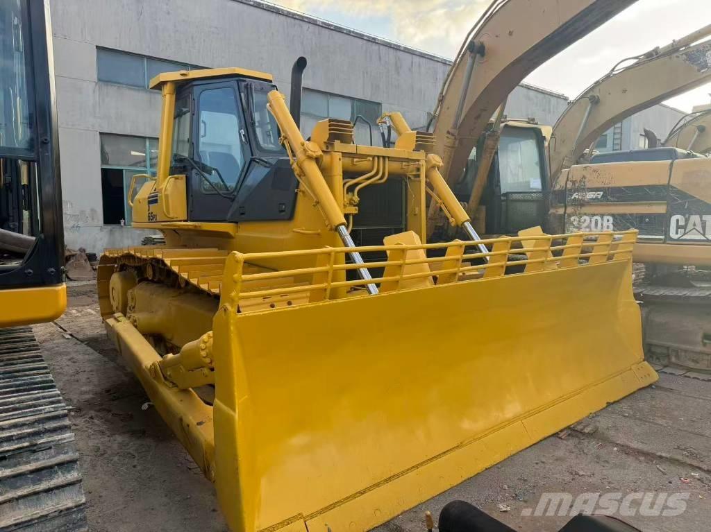 Komatsu D 65 PX-12 Kāpurķēžu buldozeri