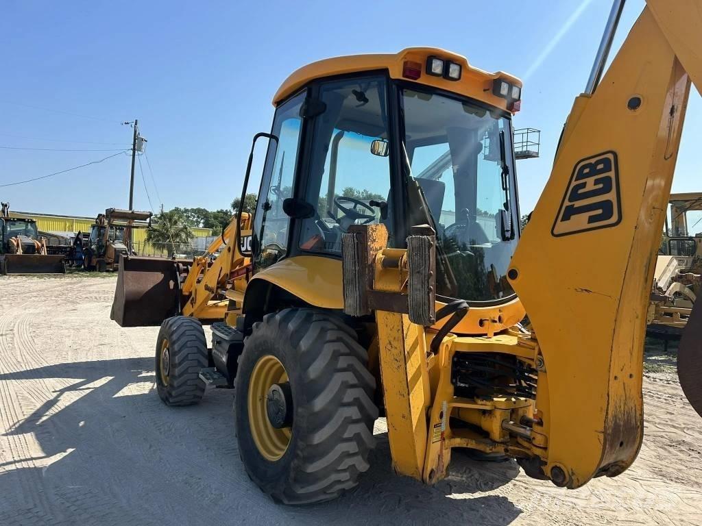 JCB 3CX Ekskavatori-iekrāvēji