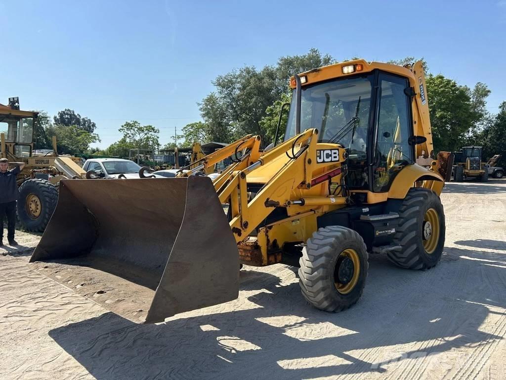 JCB 3CX Ekskavatori-iekrāvēji