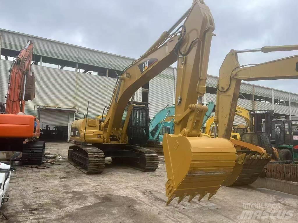 CAT 325C Kāpurķēžu ekskavatori